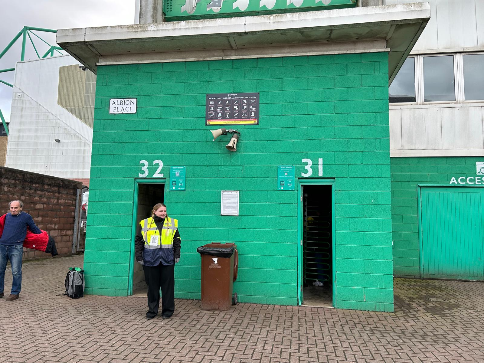 Ingang Albion Place van Easter Road, het stadion van Hibernian FC