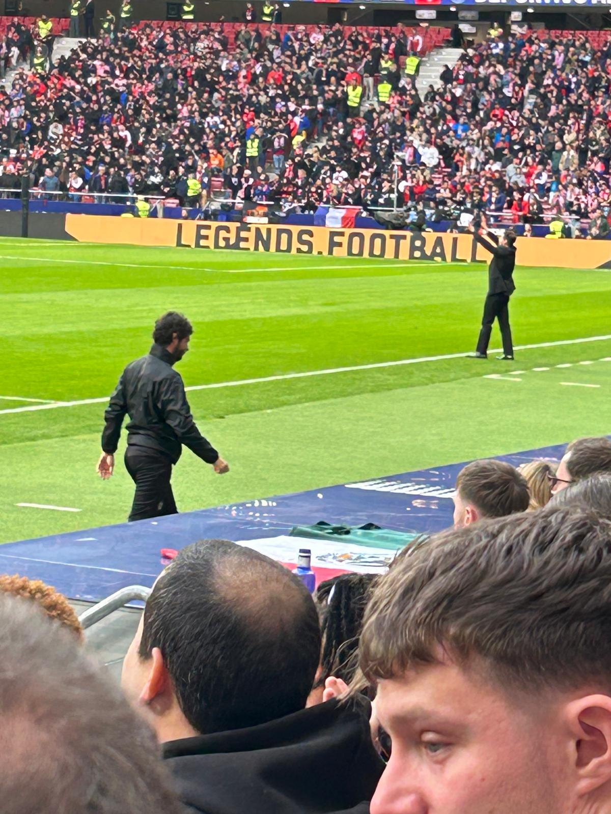Diego Simeone langs de lijn voor het Frente Atlético in het Metropolitano